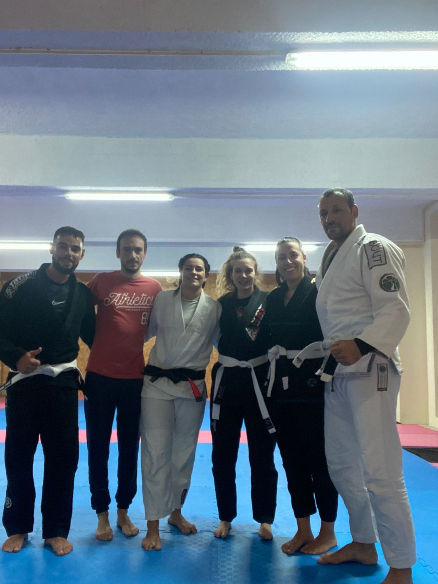 Primeiros alunos da EBJJ Portugal com a Professora Josiane Silva